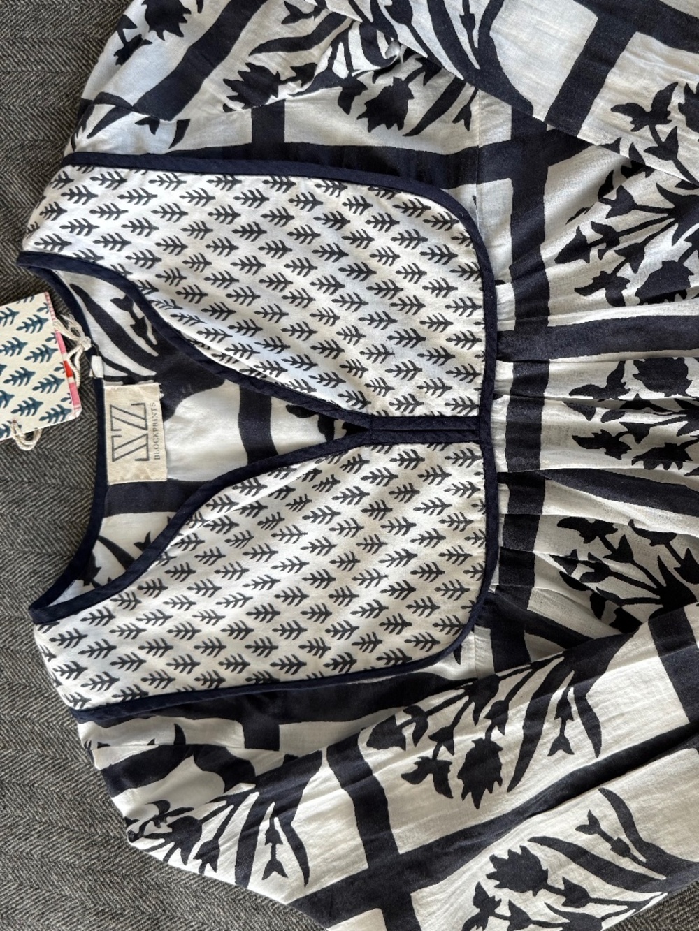 SZ BLOCKPRINTS, HAND BLOCKED/PRINTED, JAIPUR DRESS IN NAVY PALLADIO GRID - Picture 12 of 16